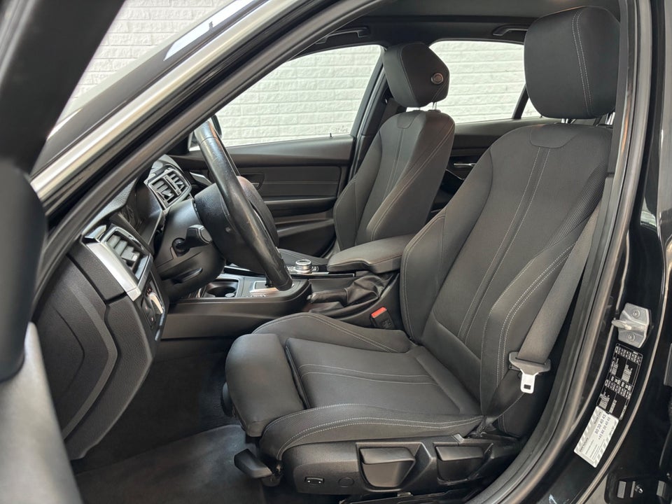 BMW 320d 2,0 Sport Line aut. 4d