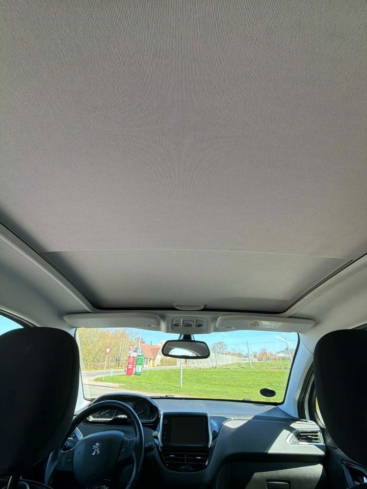 Peugeot 208 1,6 BlueHDi 100 Allure Sky 5d