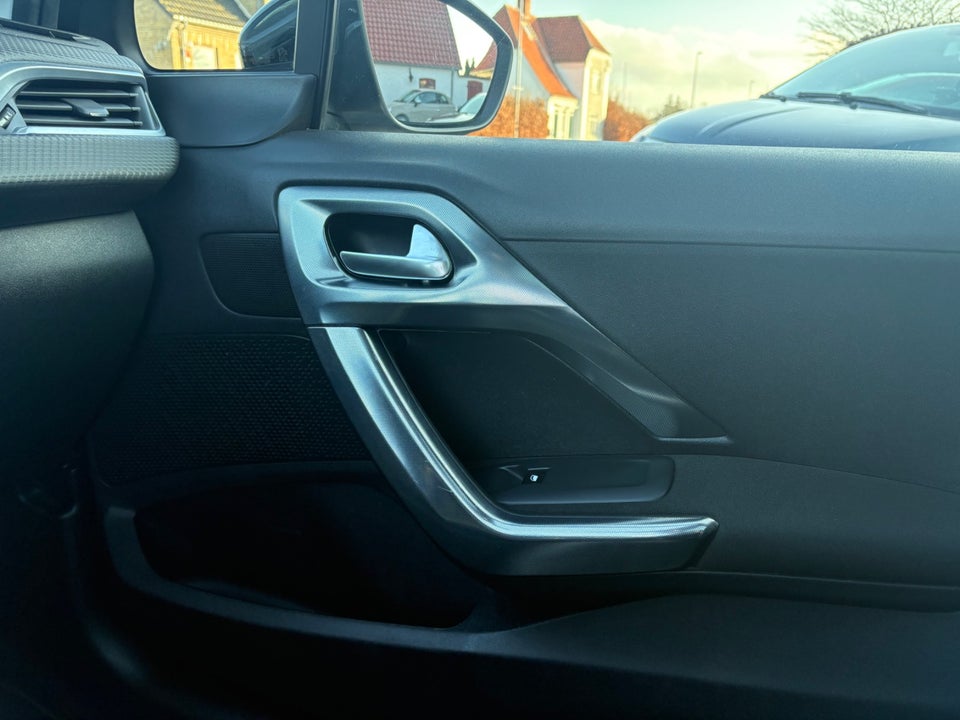 Peugeot 2008 1,6 BlueHDi 100 Allure 5d