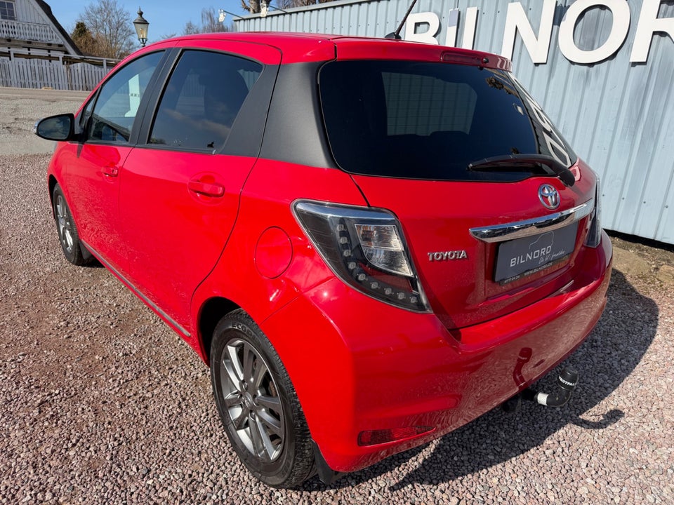 Toyota Yaris 1,3 VVT-i T2 Style 5d