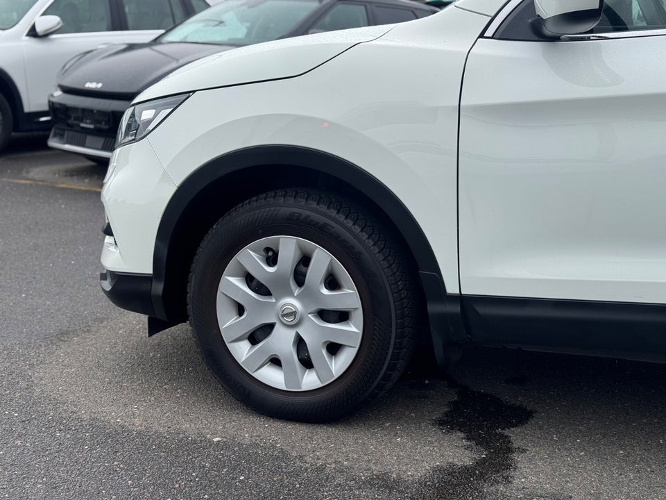 Nissan Qashqai 1,3 Dig-T 140 Acenta 5d