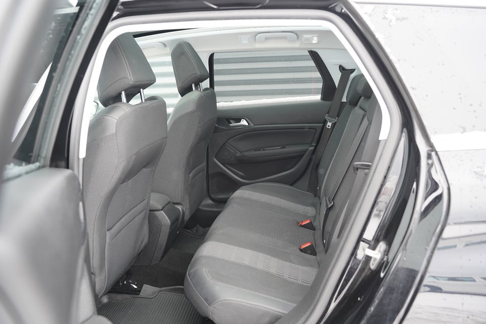 Peugeot 308 1,5 BlueHDi 130 Allure Sky SW 5d