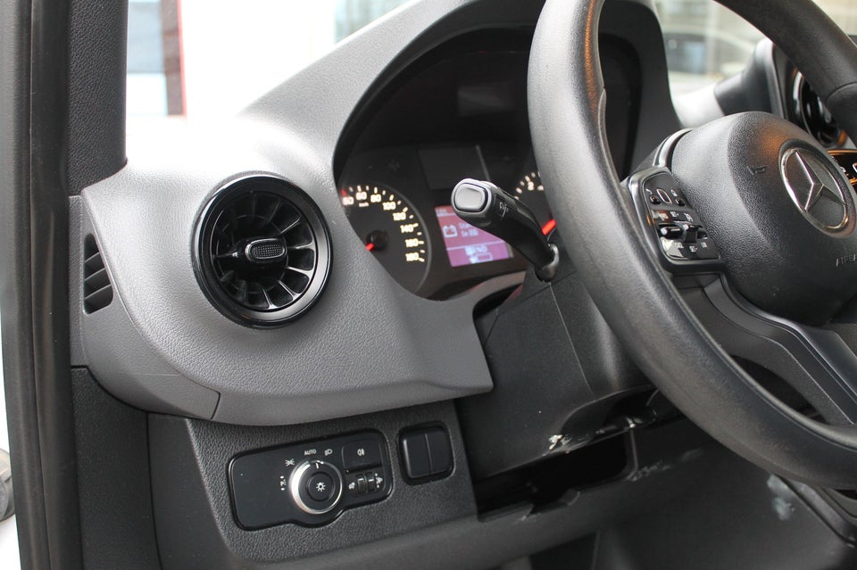 Mercedes Sprinter 214 2,2 CDi A2 Kassevogn aut. FWD