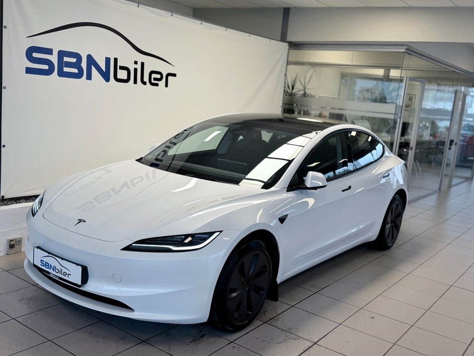 Tesla Model 3 Long Range AWD 4d