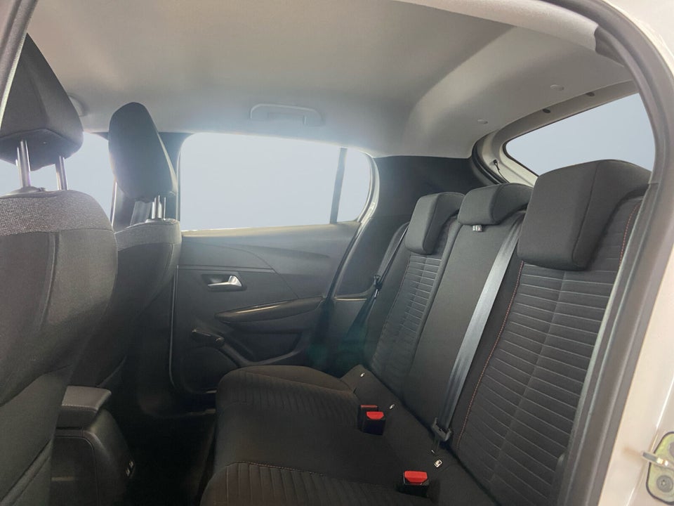 Peugeot e-208 50 Active 5d