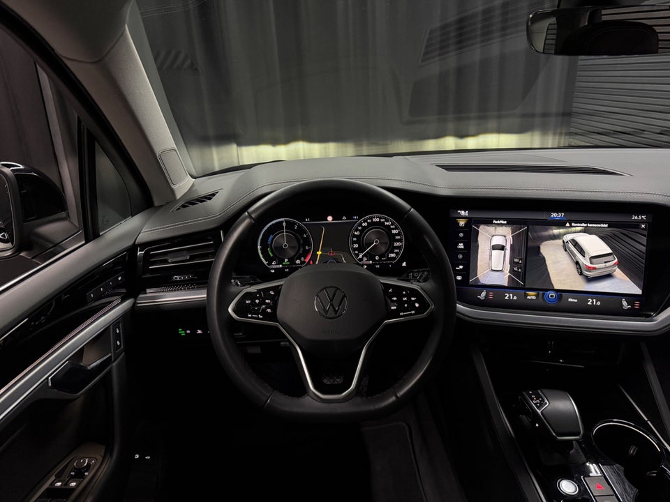 VW Touareg 3,0 eHybrid Elegance Tiptr. 4Motion 5d