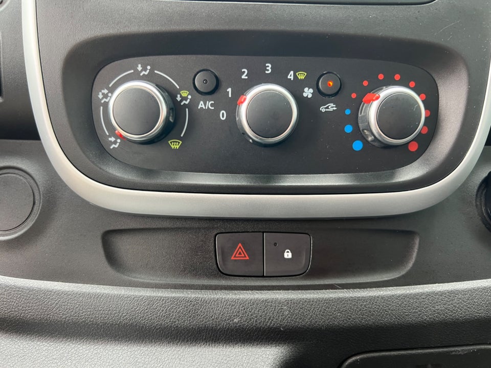 Renault Trafic T29 2,0 dCi 145 L2H1 EDC