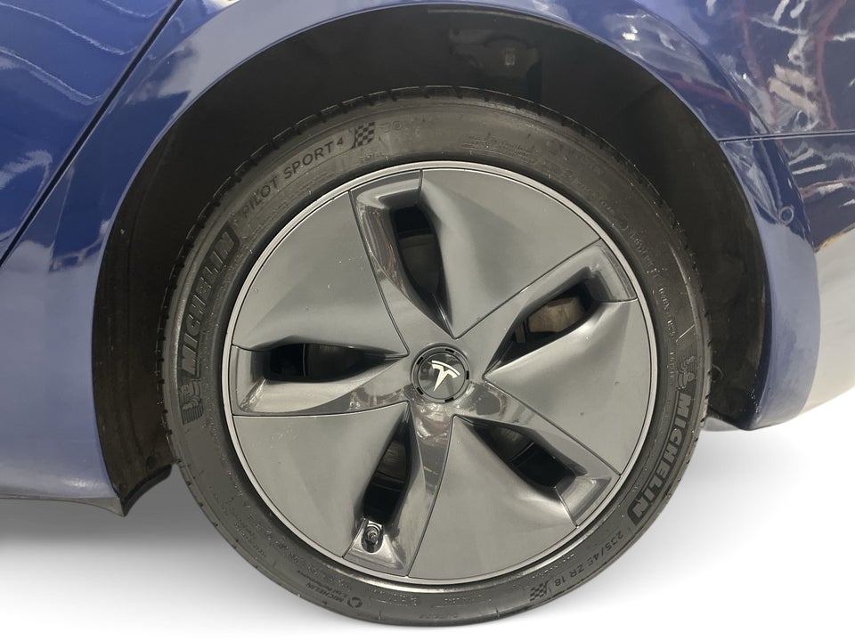 Tesla Model 3 Standard Range+ RWD 4d