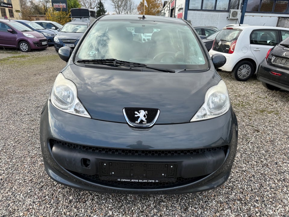 Peugeot 107 1,0 Urban 5d