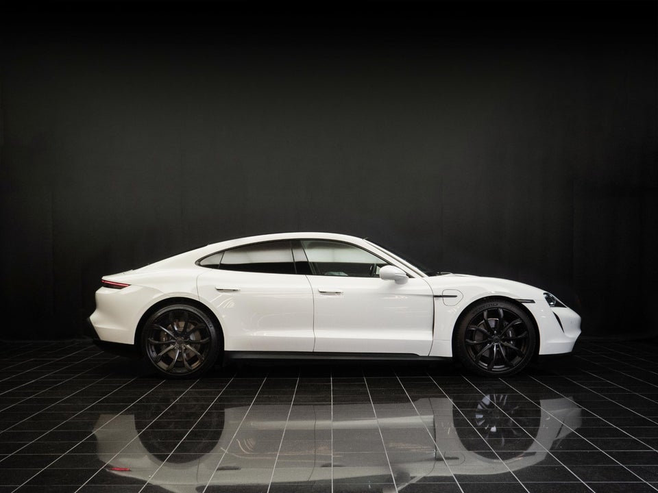 Porsche Taycan Performance+ 4d