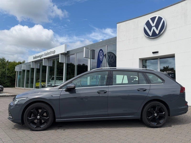 VW Golf VIII 2,0 TDi 150 Style Variant DSG 5d
