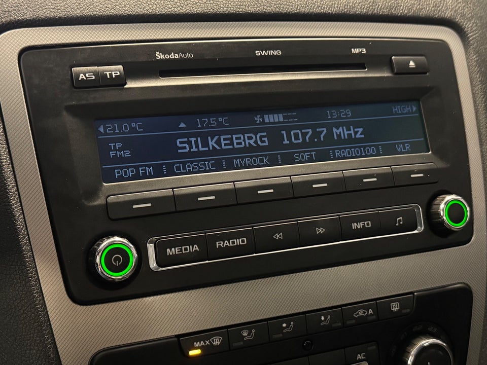 Skoda Octavia 1,6 TDi 105 Ambiente Combi 5d