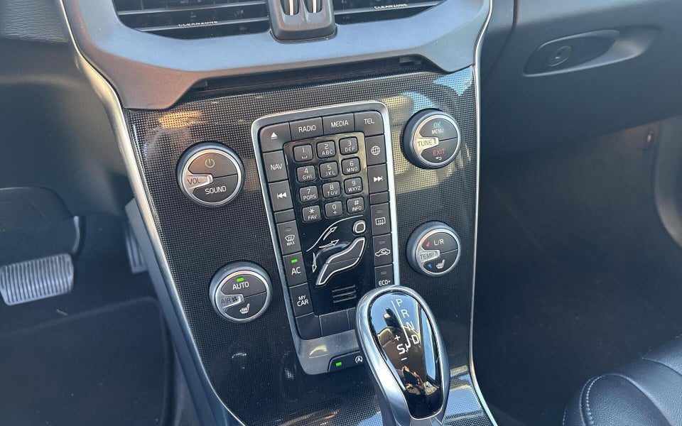 Volvo V40 1,5 T3 152 Momentum aut. 5d