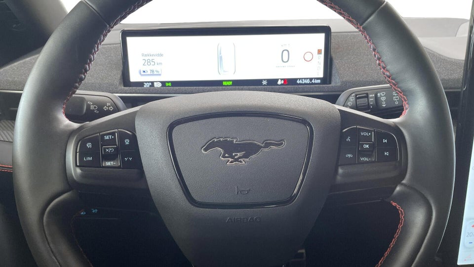 Ford Mustang Mach-E 68 Standard Range AWD 5d