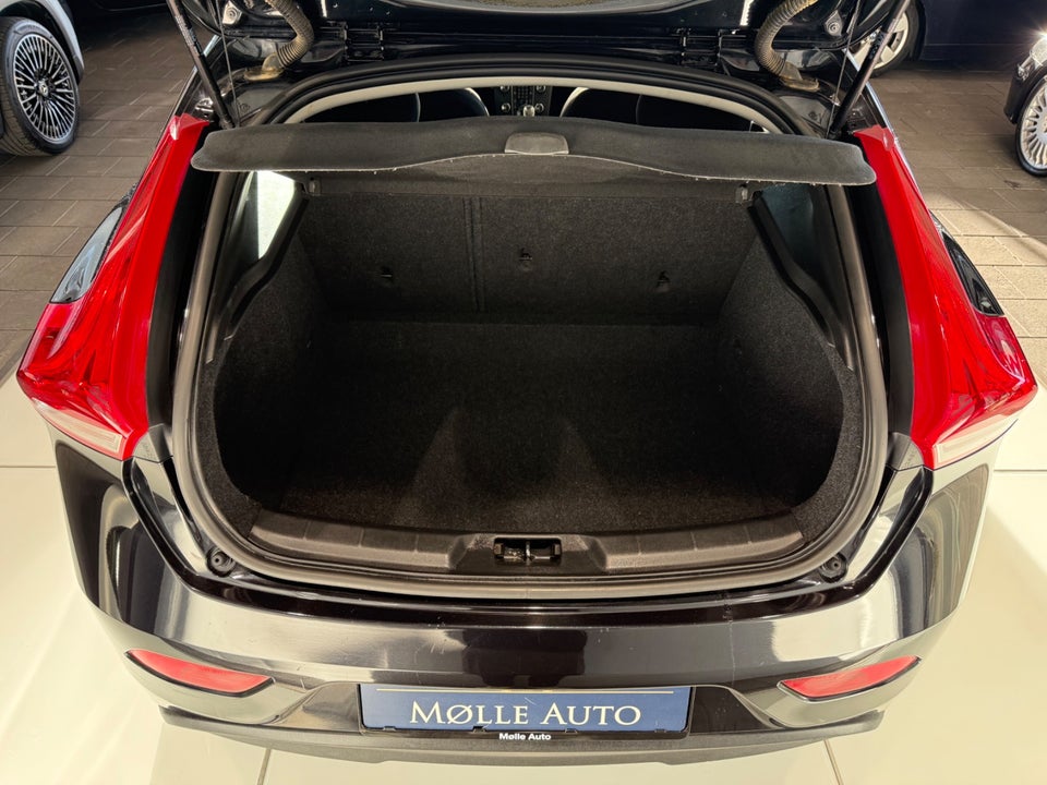 Volvo V40 1,6 D2 115 Summum 5d