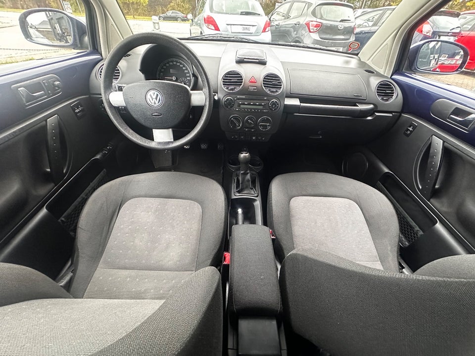 VW New Beetle 1,6 Trendline 2d