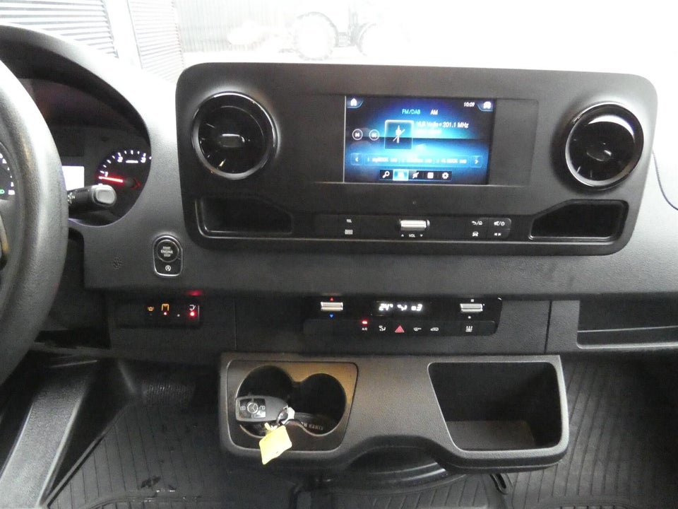 Mercedes Sprinter 317 2,0 CDi Alukasse m/lift aut. RWD 2d