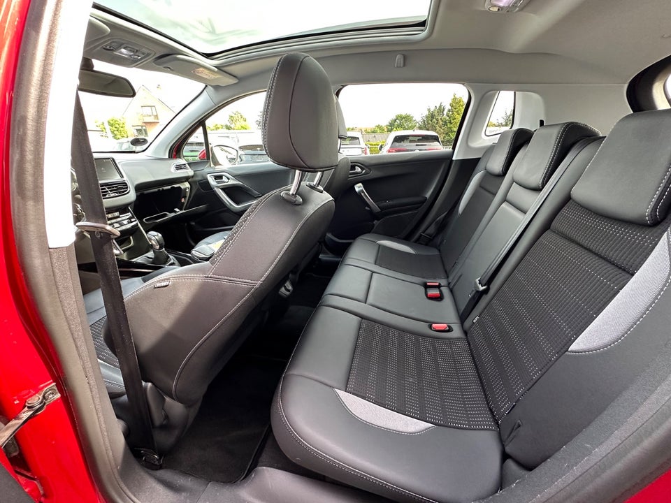 Peugeot 2008 1,6 BlueHDi 100 Desire Sky 5d