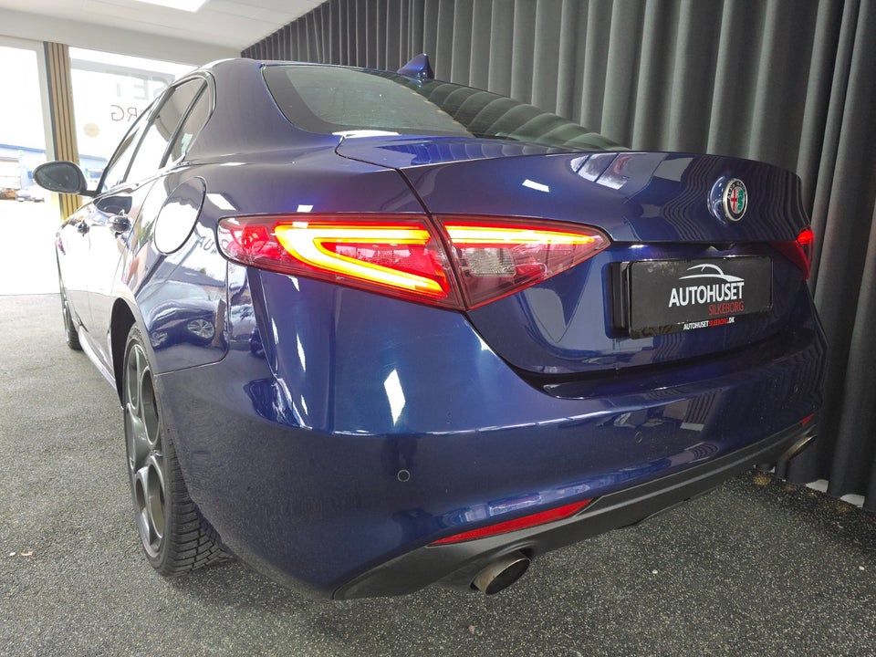 Alfa Romeo Giulia 2,0 T 200 Edizione aut. 4d