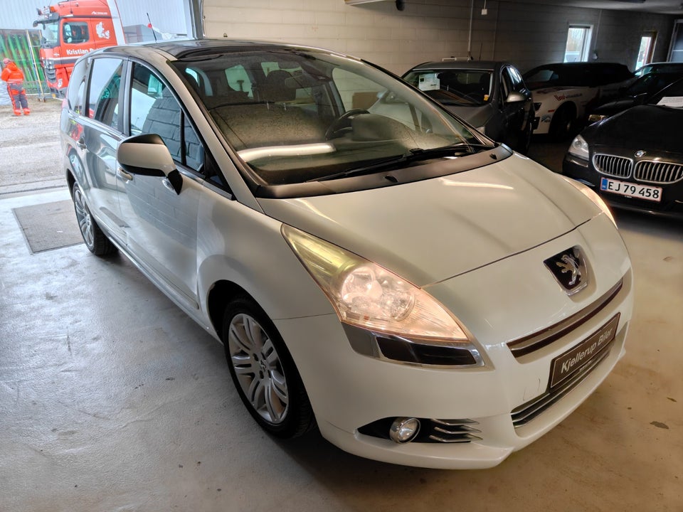 Peugeot 5008 1,6 HDi 109 Premium 7prs 5d