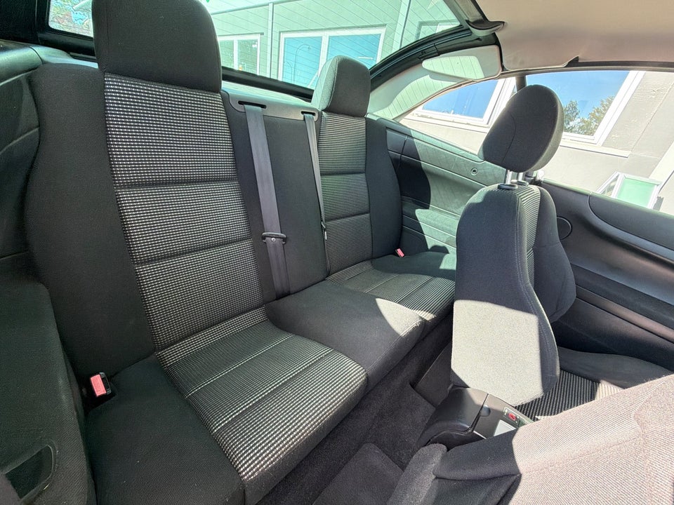 Peugeot 307 2,0 16V CC 2d