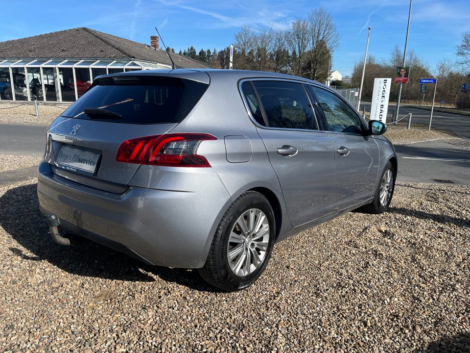 Peugeot 308 1,6 BlueHDi 120 Allure Sky 5d