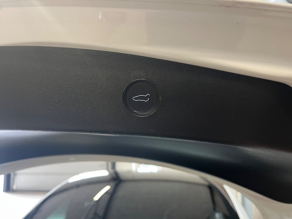 Tesla Model 3 Long Range AWD 4d