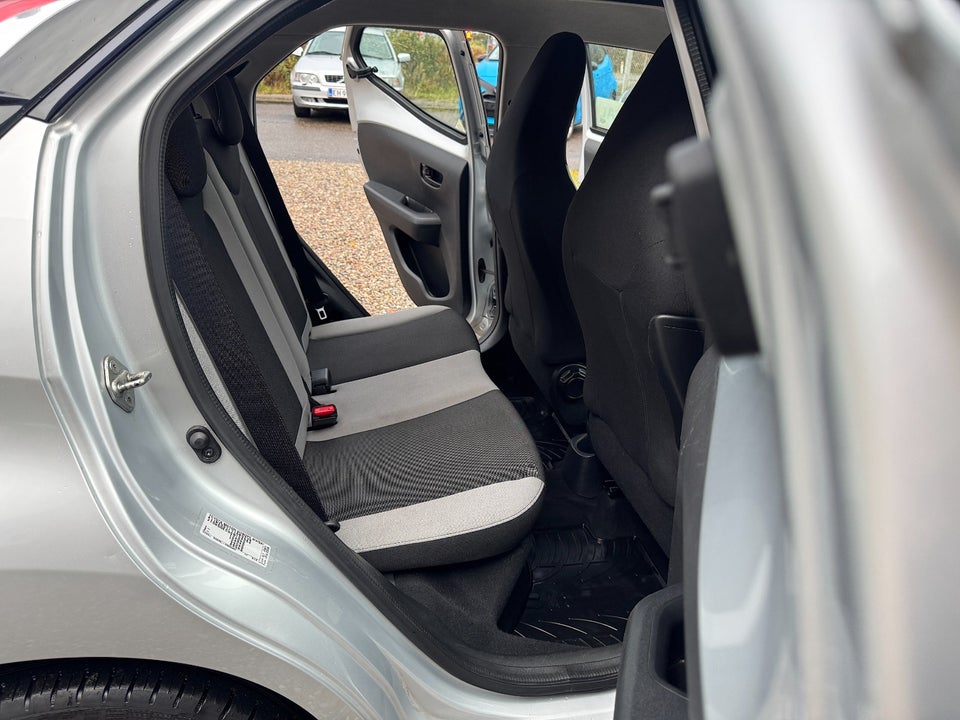 Toyota Aygo 1,0 VVT-i x-play 5d