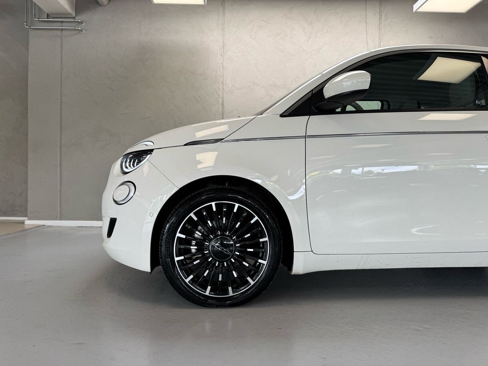 Fiat 500e 42 la Prima by Bocelli 3d