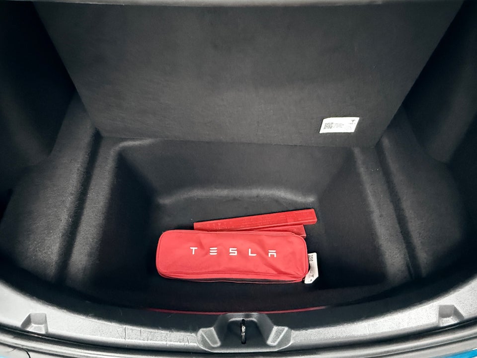 Tesla Model 3 Long Range AWD 4d
