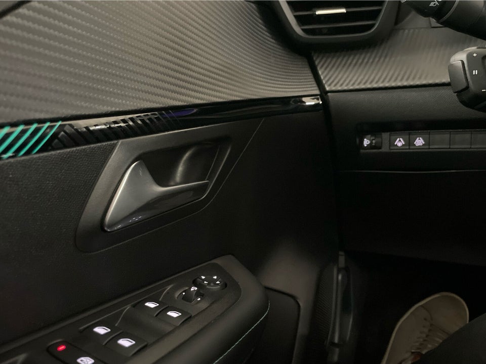 Peugeot 208 1,2 PureTech 100 Allure Sky EAT8 5d