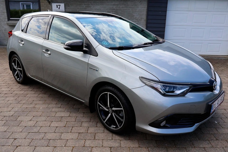 Toyota Auris 1,8 Hybrid H2 Selected CVT 5d