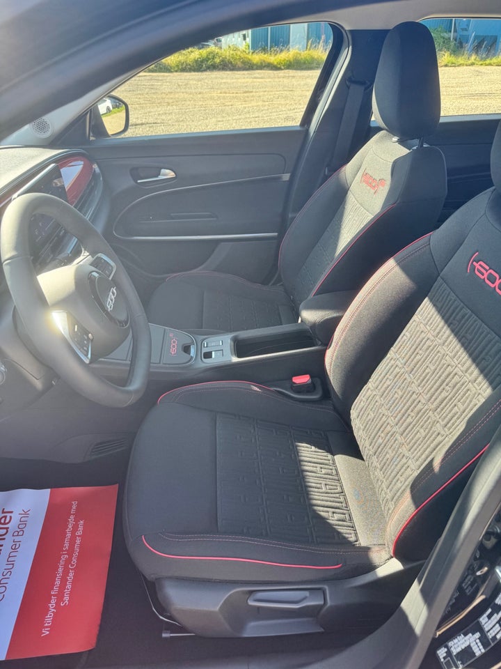 Fiat 600e 54 (RED) 5d