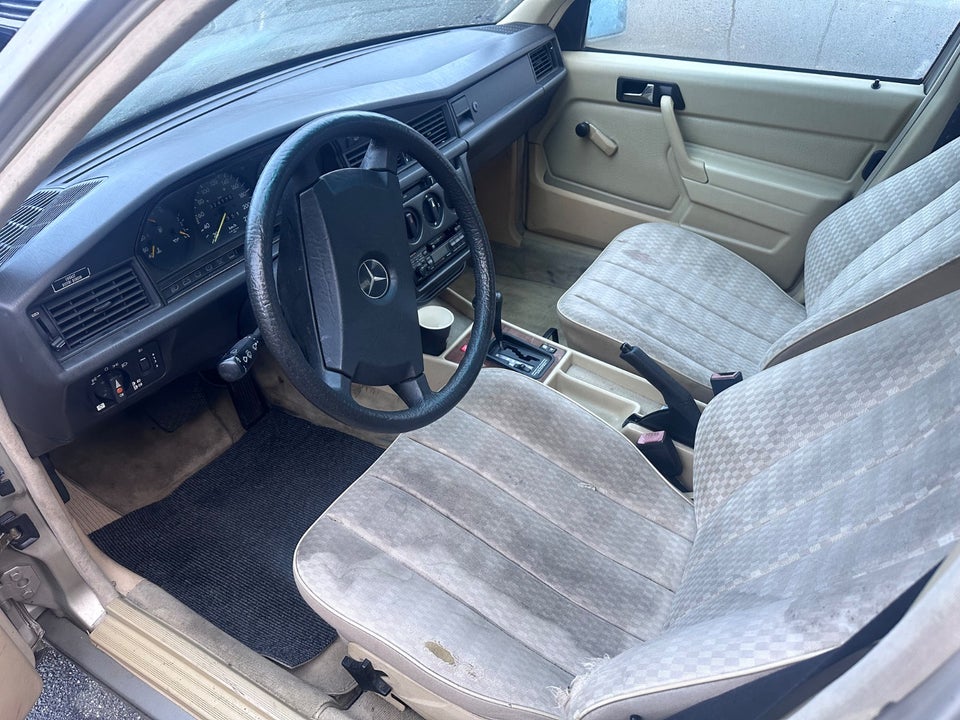 Mercedes 190 E 1,8 Sportline aut. 4d