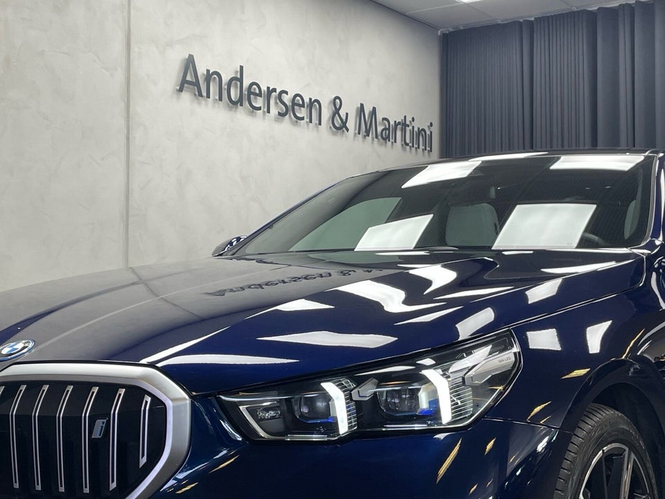 BMW i5 xDrive40 M-Sport 4d