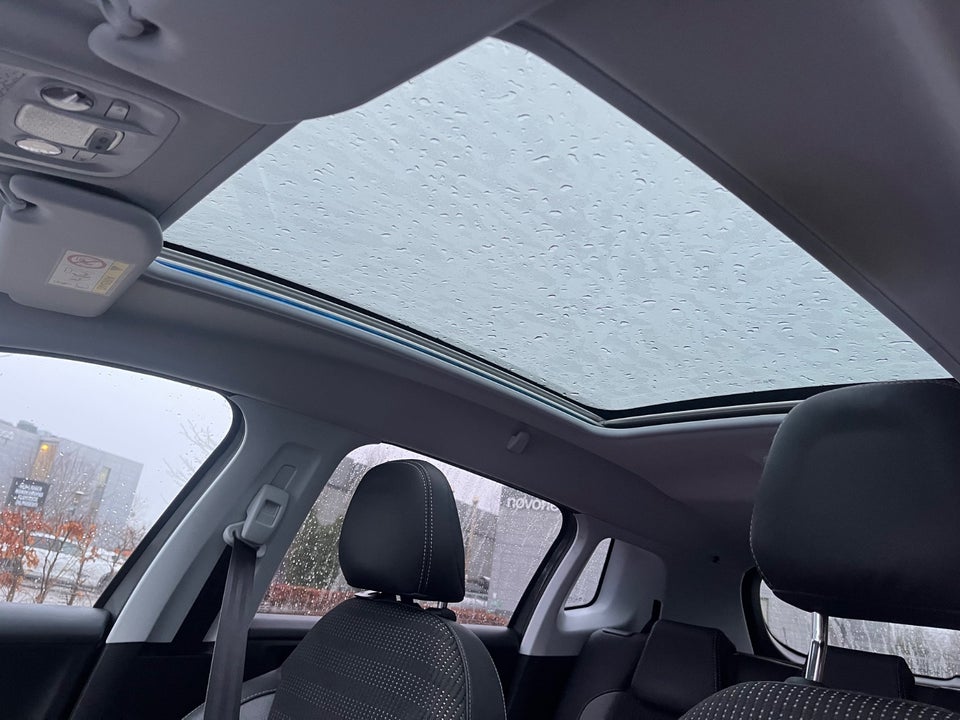 Peugeot 2008 1,2 e-THP 110 Allure 5d