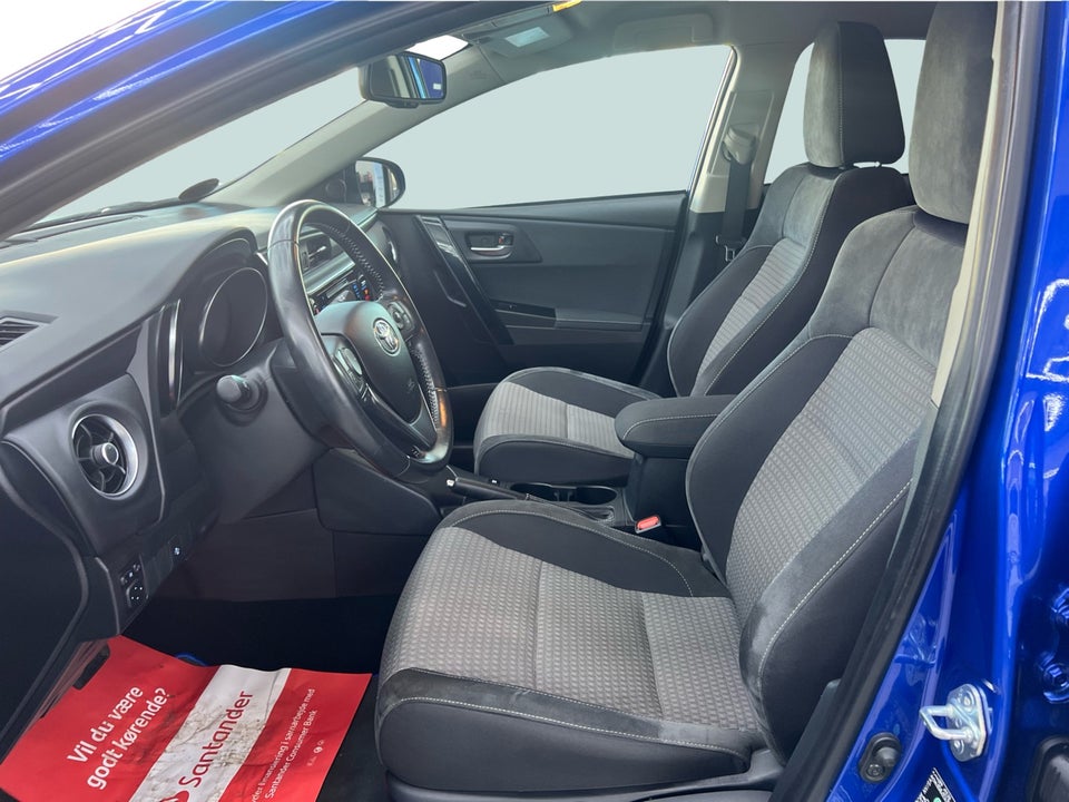 Toyota Auris 1,8 Hybrid H2 Selected CVT 5d