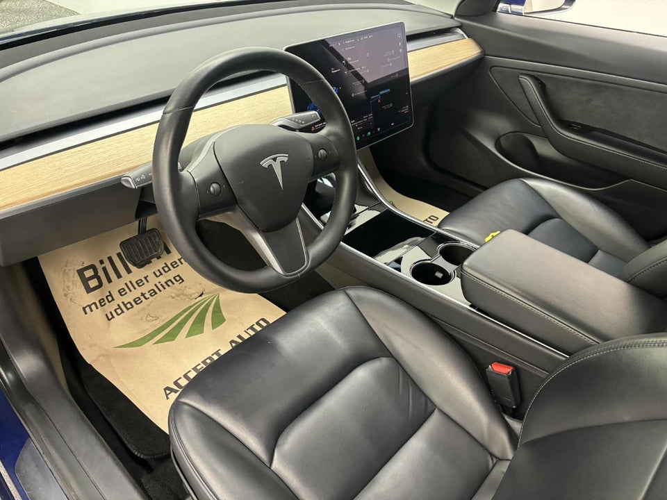 Tesla Model 3 Standard Range+ RWD 4d