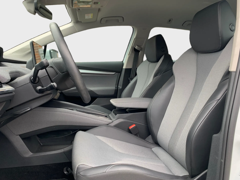 Skoda Enyaq 60 iV Loft 5d