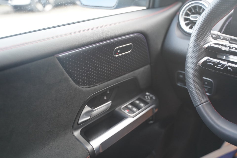 Mercedes EQB300 AMG Advance Plus 4Matic 5d