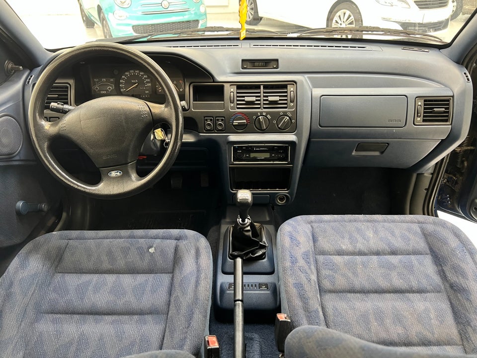 Ford Escort 1,6i CL Fashion 3d