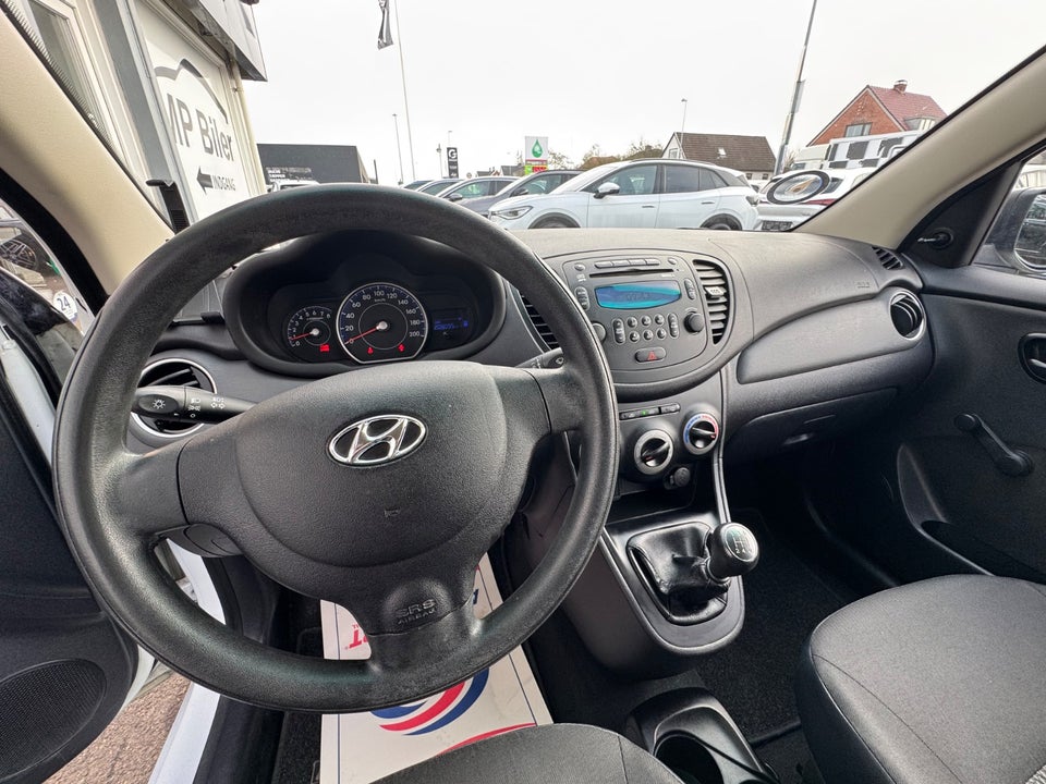 Hyundai i10 1,1 Base 5d