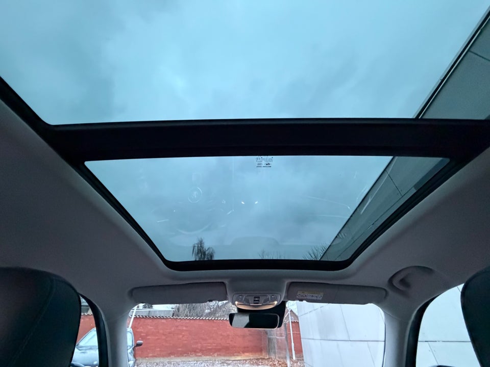 MG Marvel R Luxury 5d