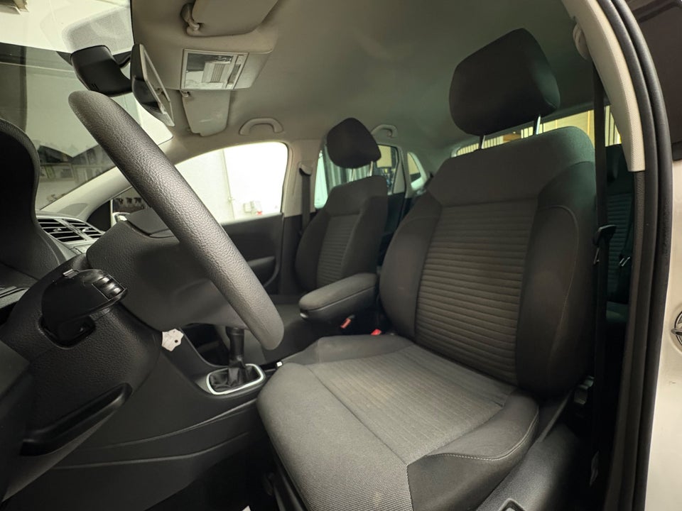 VW Polo 1,6 TDi 90 Comfortline 5d