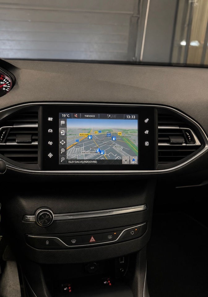 Peugeot 308 1,2 e-THP 130 Allure+ SW 5d
