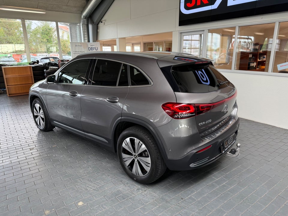 Mercedes EQA250 5d