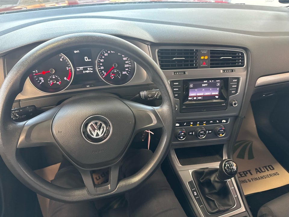VW Golf VII 1,6 TDi 110 Comfortline 5d