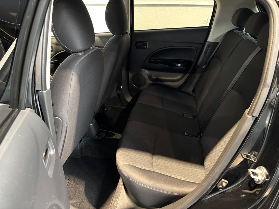 Mitsubishi Space Star 1,2 Invite+ CVT 5d