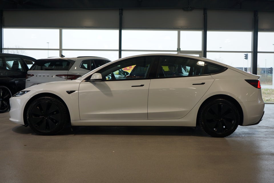 Tesla Model 3 Long Range AWD 4d
