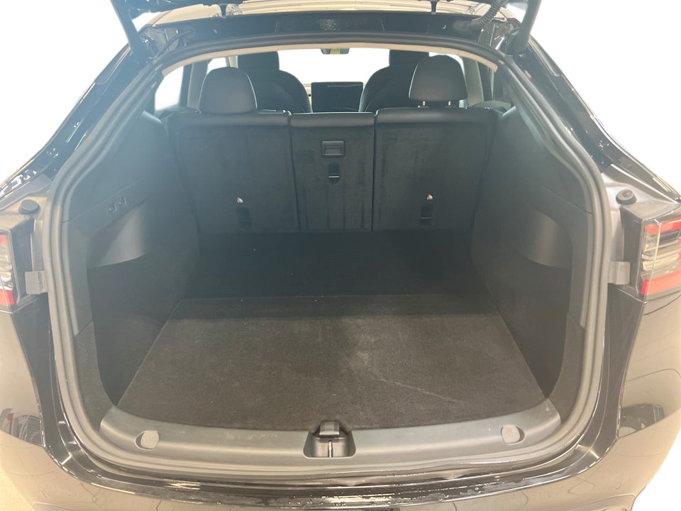 Tesla Model Y Long Range AWD 5d